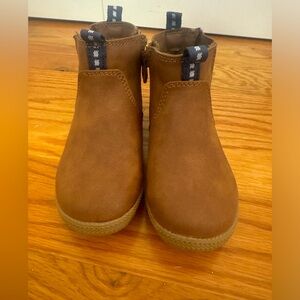 Girls fall/winter boots by cat and jack. Tan size 10 boots